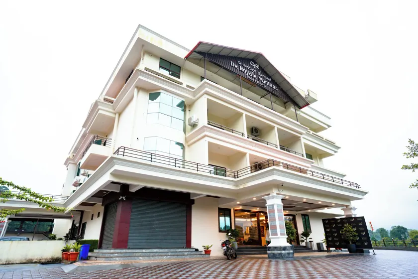 De Royale Montana Hotel and Resorts - Image 1