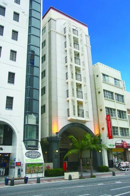 Hotel Sun Queen - Image 1