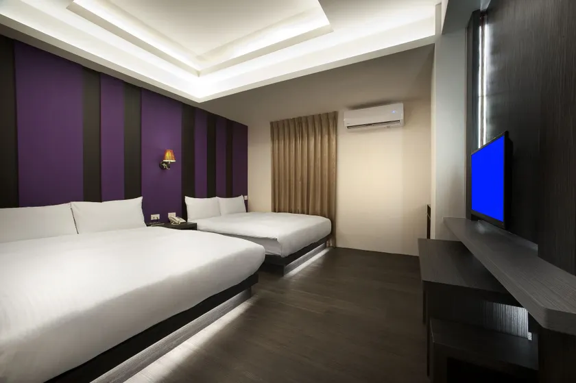 Two Fukun Hotel - Image 1