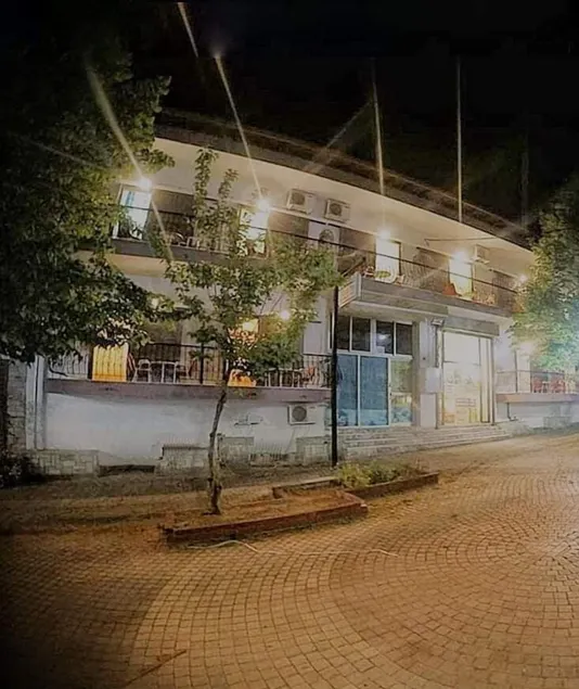 Elizabeth Hotel - Image 1