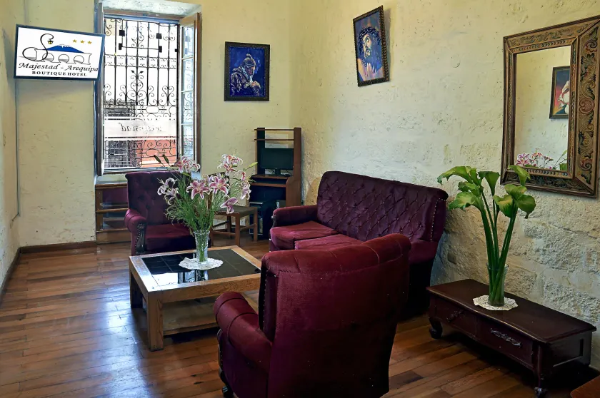 Majestad Hotel Boutique - Reception