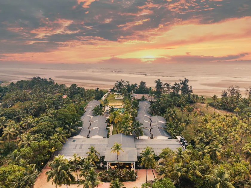 Foxoso La Beach Resort & Spa - Image 1