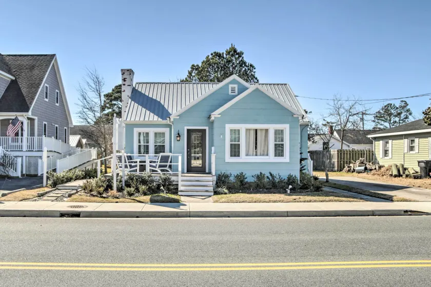 Chincoteague Island Cottage ~ 2 Mi to Beaches - Image 1
