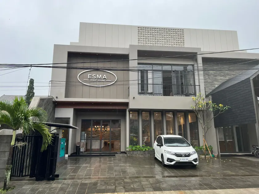 Esma Family GuestHouse - Image 1