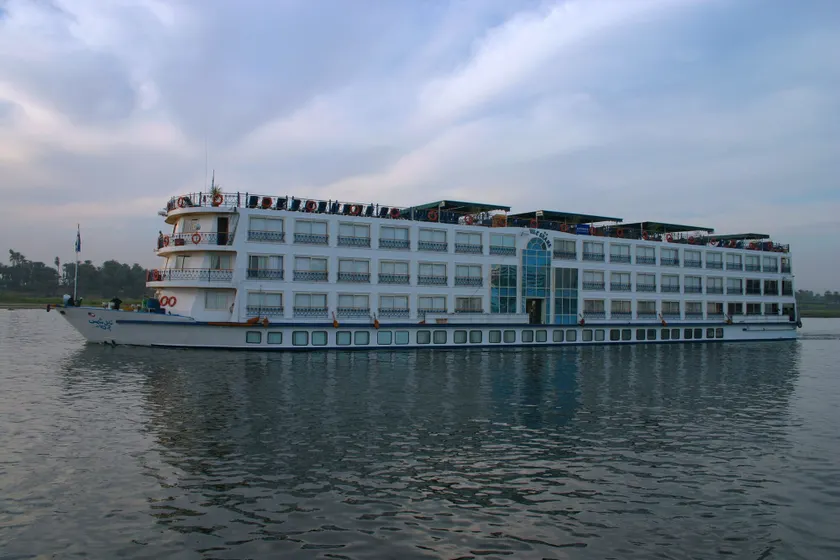 Nile Cruise Luxor Aswan 3,4 and 7 nights - Image 1