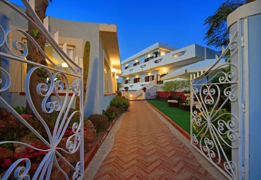 Iris Hotel - Image 1