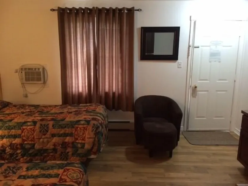 Carleton Motel and Coffee Shop - Room