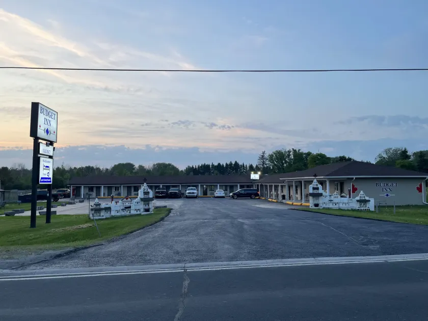Budget Inn - Image 1