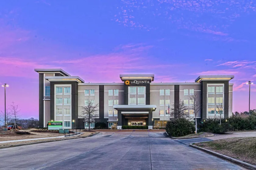La Quinta by Wyndham Starkville at MSU - Image 1