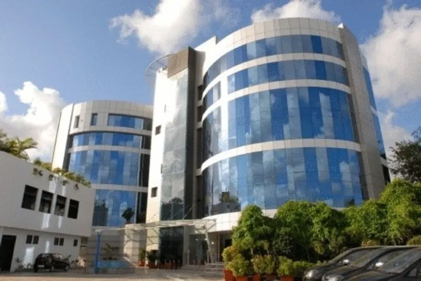 Peninsula Grand - Image 1