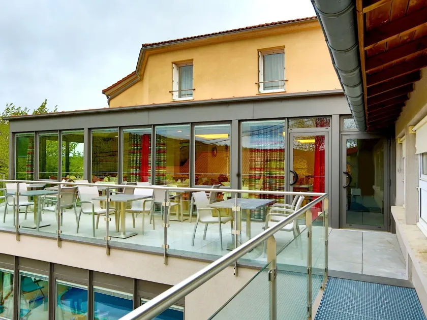 Logis Hotel Spa Restaurant Le Provence - Image 1
