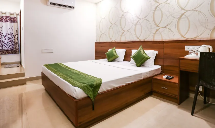 Treebo Comforts Inn, University Road Deralakatte - Image 1
