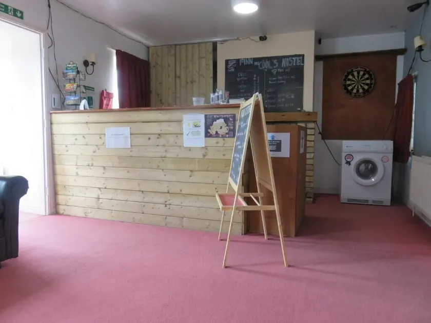 Finn McCools Giants Causeway Hostel - Hall