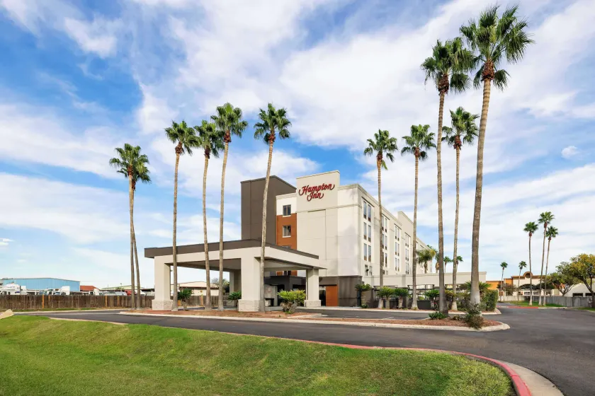 Hampton Inn Laredo - Image 1