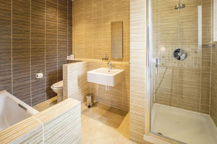 The Kings Head Country Hotel - Image 1