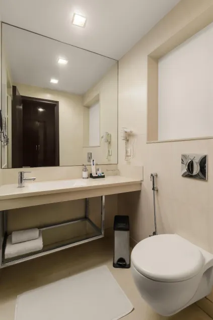 Golden Tulip City Centre Gurgaon - Image 1