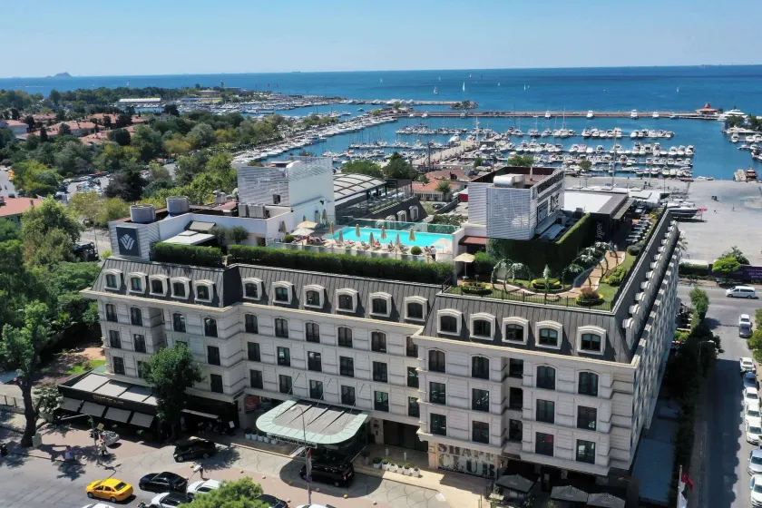 Wyndham Grand Istanbul Kalamış Marina Hotel - Image 1