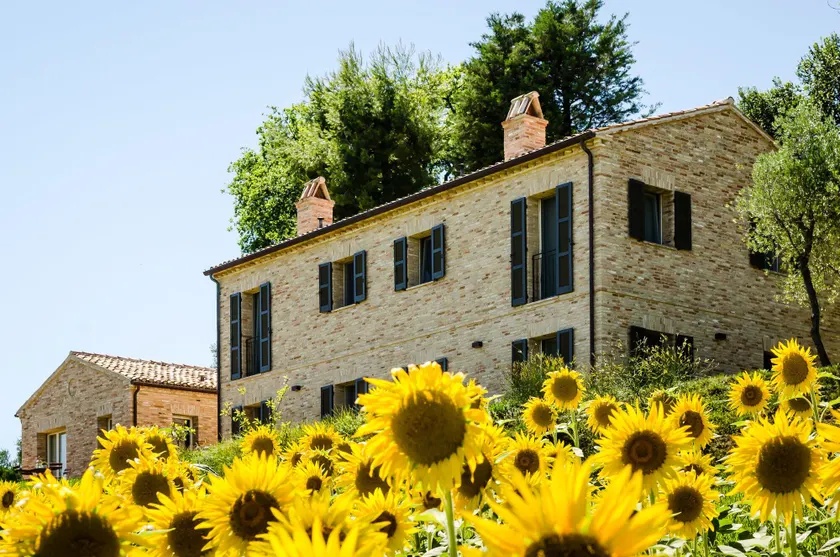 Villa exclusive nichée dans les collines à quelques pas de la mer - Image 1