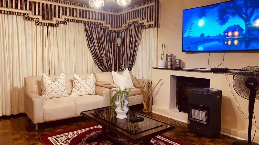 Charming 3-Bedroom House Rental in Pinetown, South Africa - Image 1