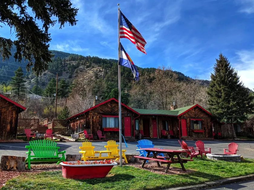 Foot of the Mountain Motel - Image 1
