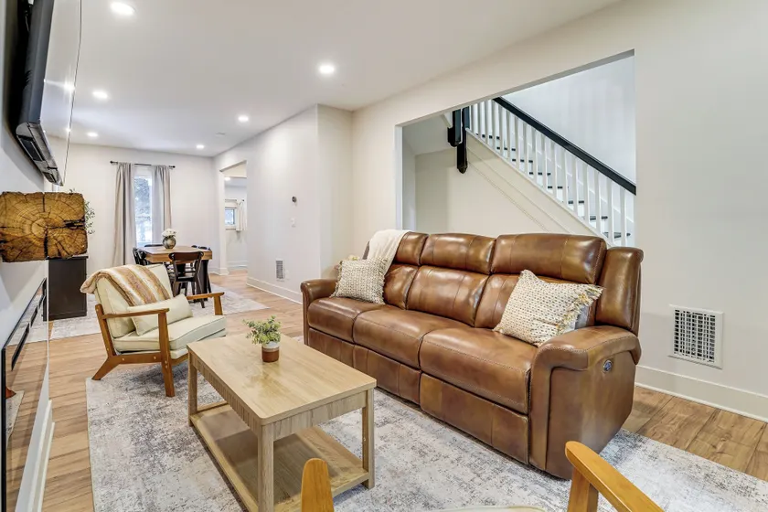 Game Room & Backyard: Modern Altoona Home! - Image 1