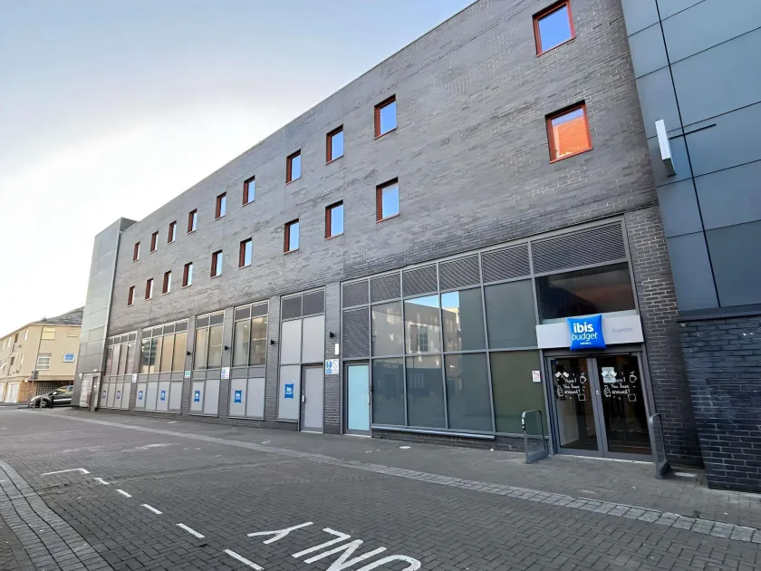ibis budget Swindon - Image 1