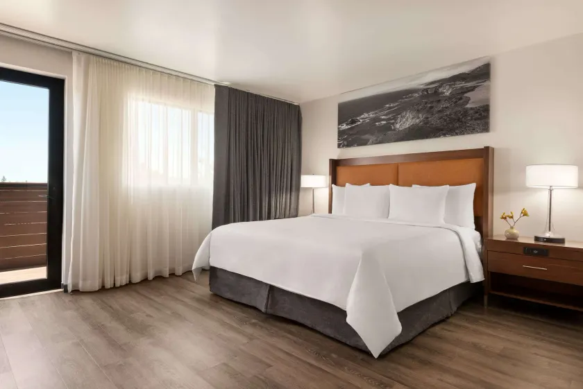 La Quinta by Wyndham San Luis Obispo - Image 1
