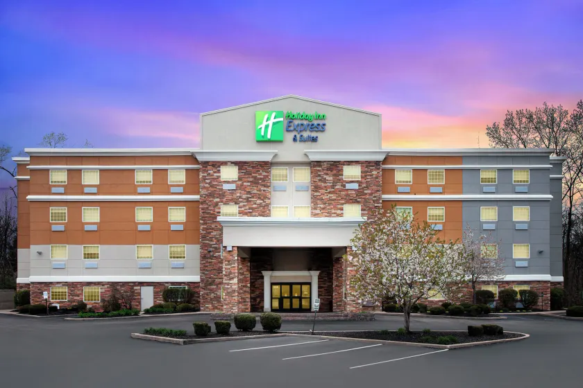 Holiday Inn Express & Suites Carmel North – Westfield by IHG - Image 1