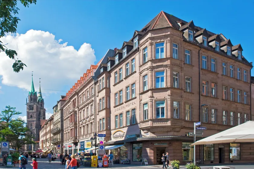 Gideon Hotel - Image 1