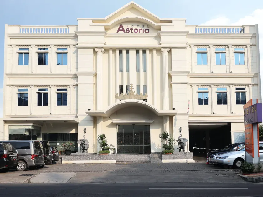 Hotel Astoria Lampung - Image 1