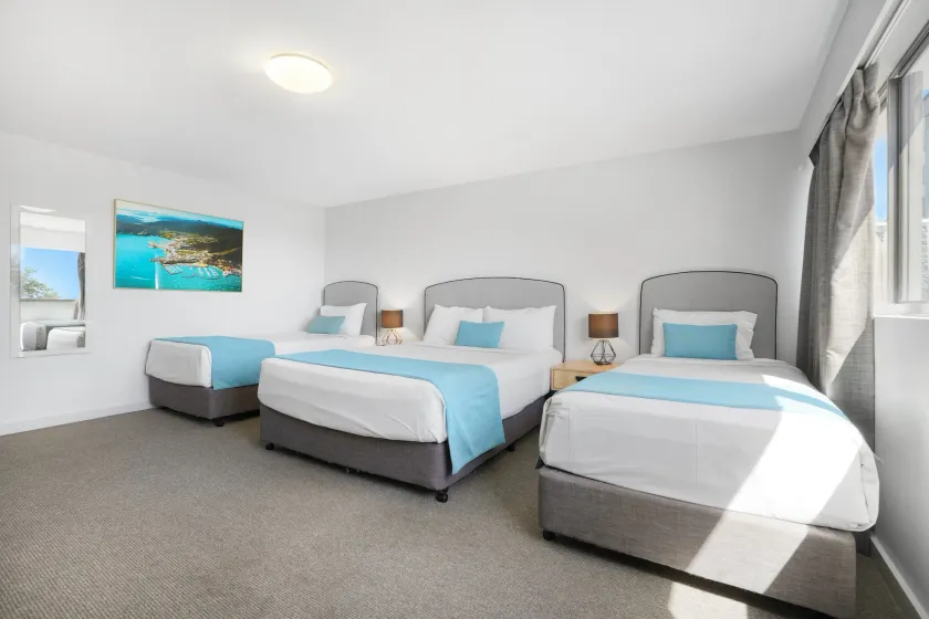Gladstone Reef Hotel Motel - Image 1