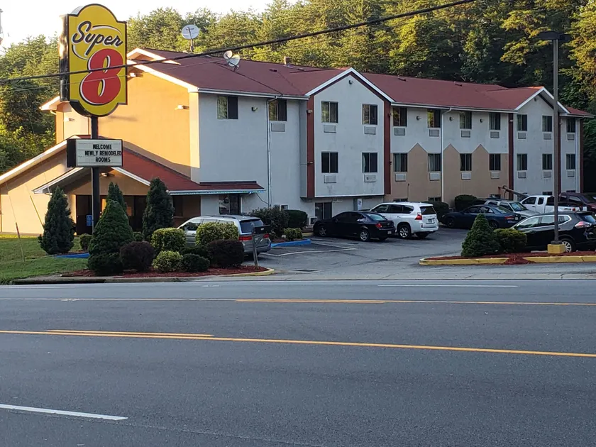 Raceway Inn - Image 1