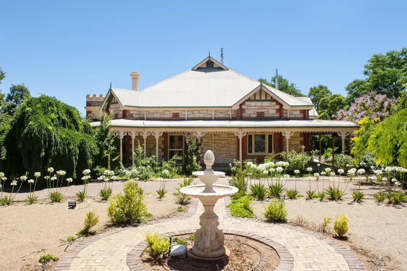 Cockburn House - Image 1