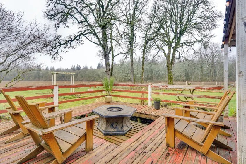 5 Mi to Hillsboro: Vintage-style Home w/ Fire Pit - Image 1
