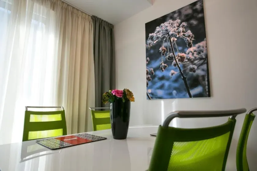Apartment near Lulius - Image 1