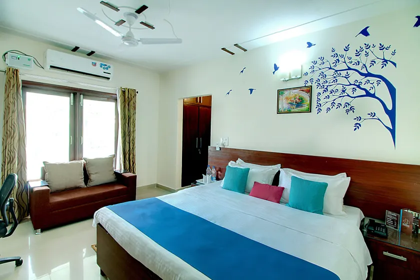 Hotel Staayz Premium - Image 1