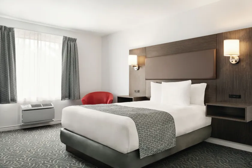 Travelodge by Wyndham Rigaud - Image 1