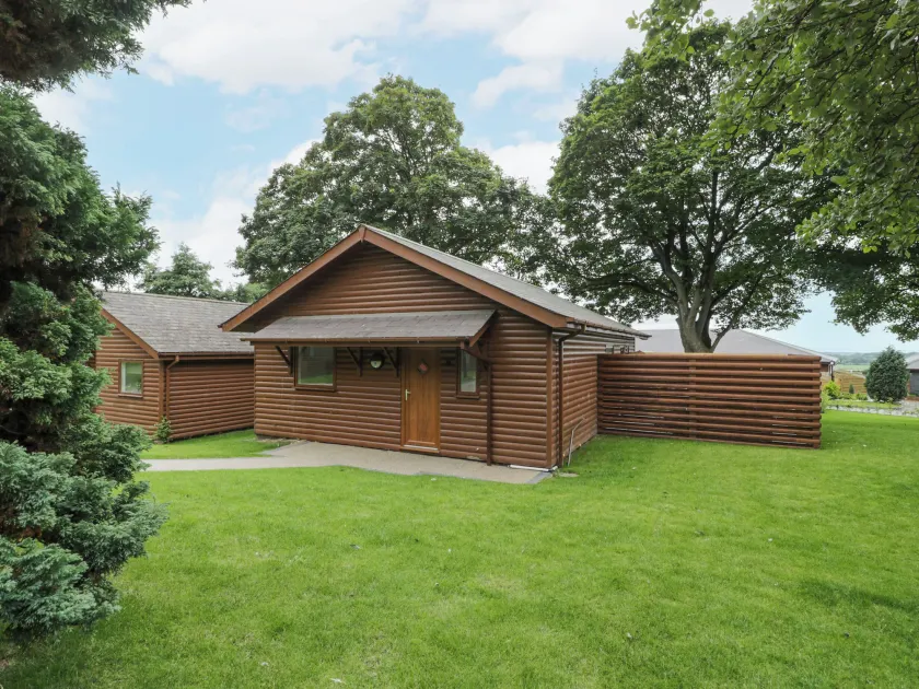 Luxury Lodge 69 - Image 1