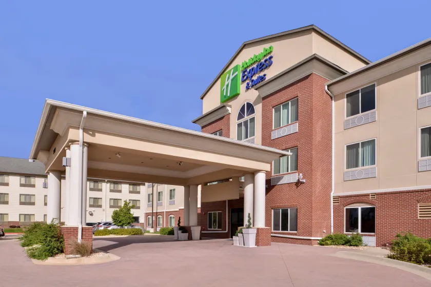 Holiday Inn Express & Suites Emporia Northwest by IHG - Image 1