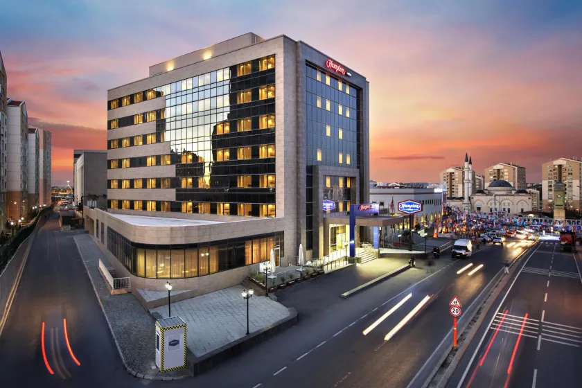 Hampton by Hilton Istanbul Kayasehir - Image 1