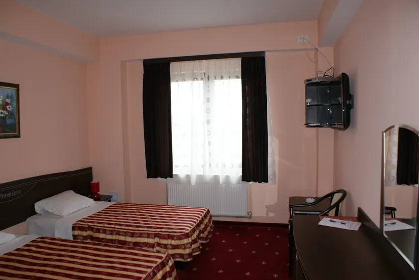 Hotel Premiere - Image 1