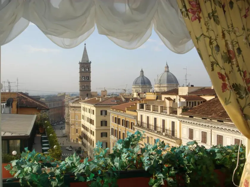 Hotel Champagne Palace - Image 1
