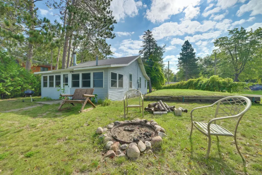 Waterfront Mullett Lake Cabin: Pets Welcome! - Image 1