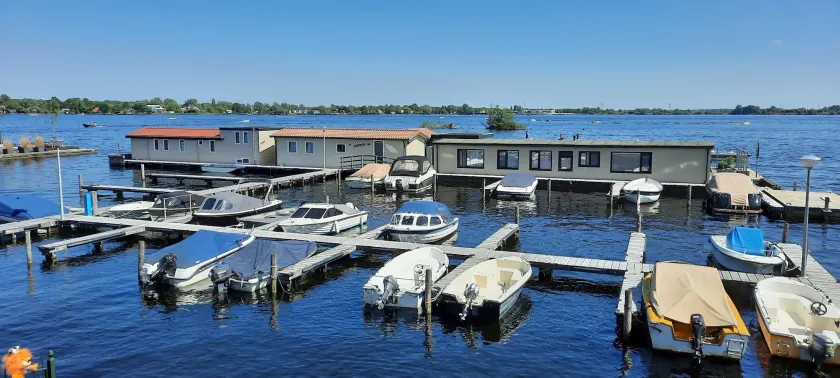 VISSERSLUST Rooms, Apartments and Houseboats - Image 1