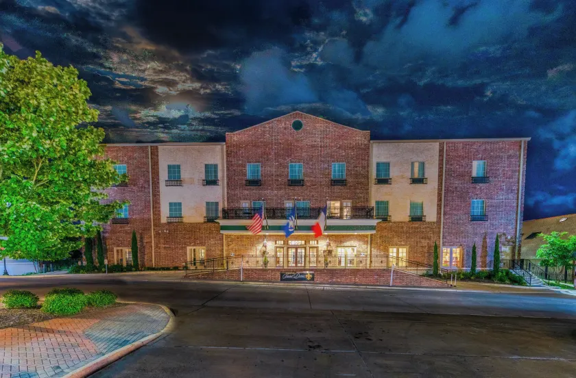 Chateau Saint Denis Hotel - Image 1