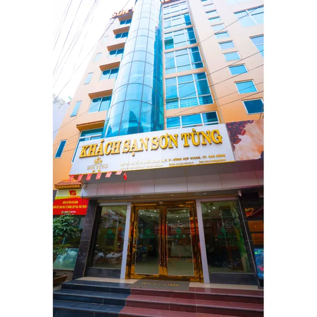 Son Tung Hotel - Kim Dong Walking Street - Image 1