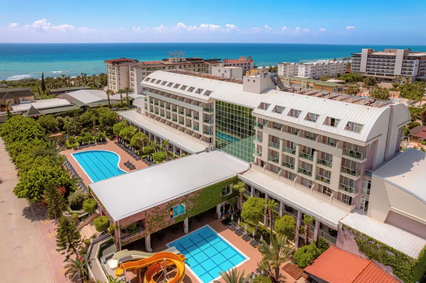 Telatiye Resort Hotel - Image 1