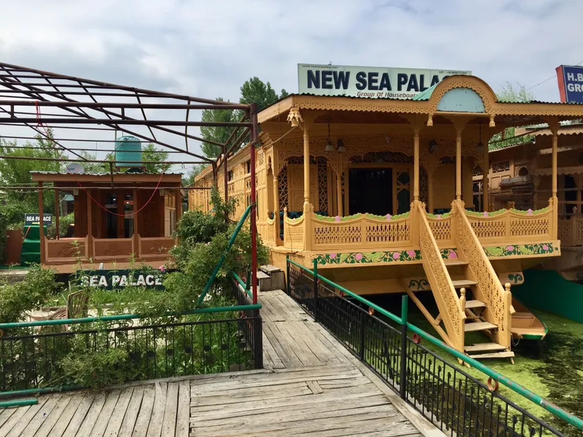 New Sea Palace Houseboats - Image 1