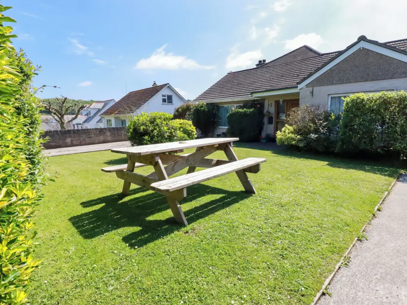 Summerfield Cottage - Image 1