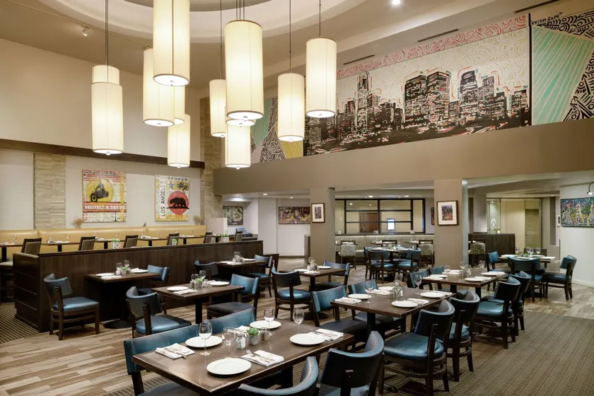 DoubleTree by Hilton Hotel Los Angeles Downtown - Image 1